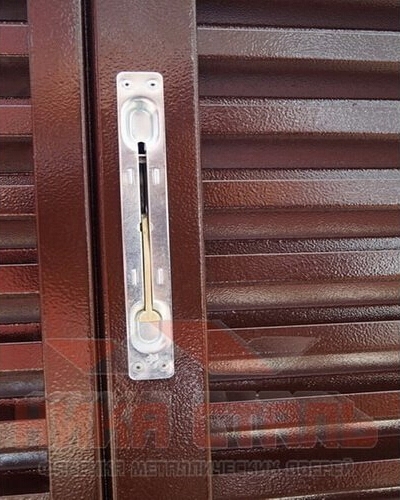 Двустворчатые ставни-жалюзи на окно